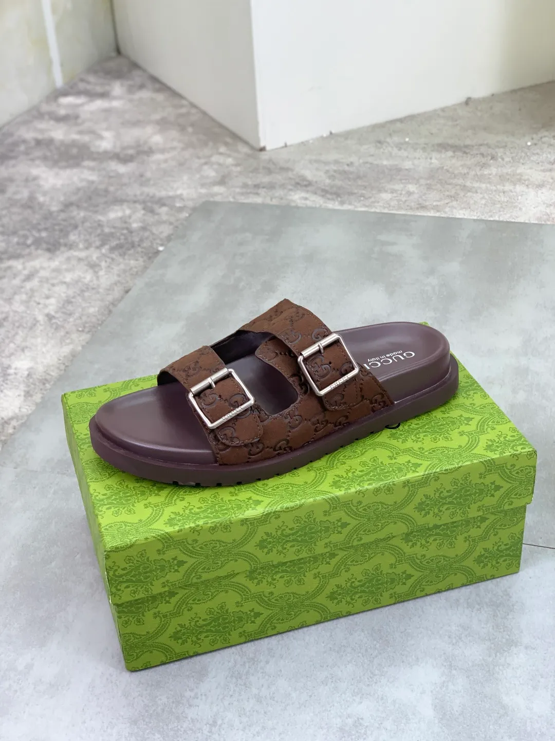 Men's Men's Shoes💰P340💰[New Style]🎁🎁🎁 High-quality GUCCI new casual slippers for the Year of the Snake, original official website, perfect workmanship, transmitting a kind of noble luxury, sublimating its definition of luxury in Gucci's high-end extraordinary craftsmanship. Original Gucci double G combination outsole, code number: 38-44 (45 customized)